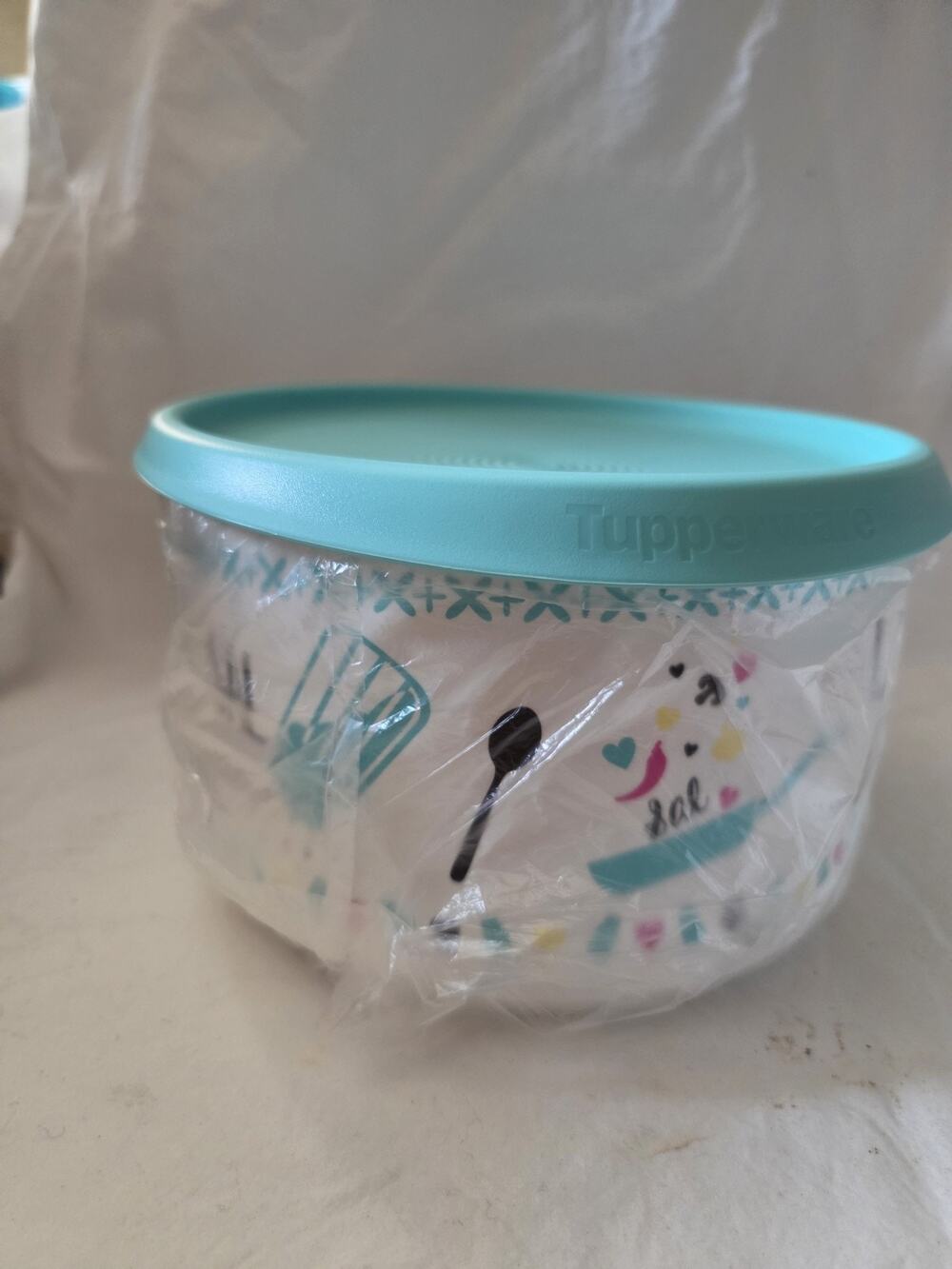 Tupperware One Touch Canister 1.5 Quart NEW